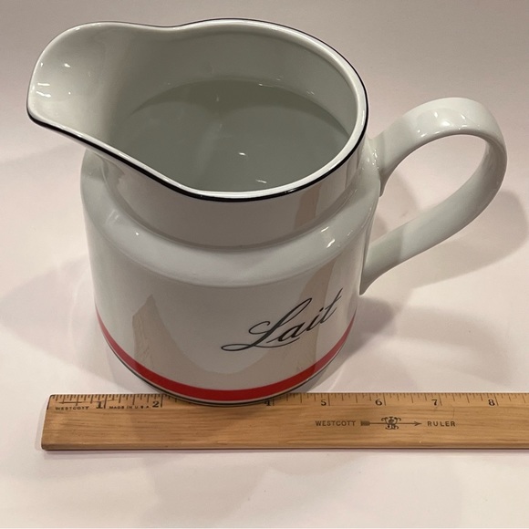 3/$30 LAIT Pitcher French Bon Appetit 32 oz Milk Pitcher Black Red Fine China - Picture 2 of 6
